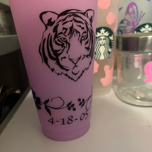 Custom color changing plastic cup